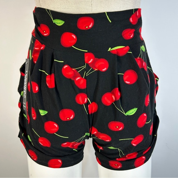 Leggings Depot Cherry Patterned High Waist Shorts L - Picture 3 of 8